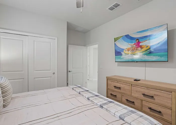 Brand New 5 Bed Villa In Windsor Cay
